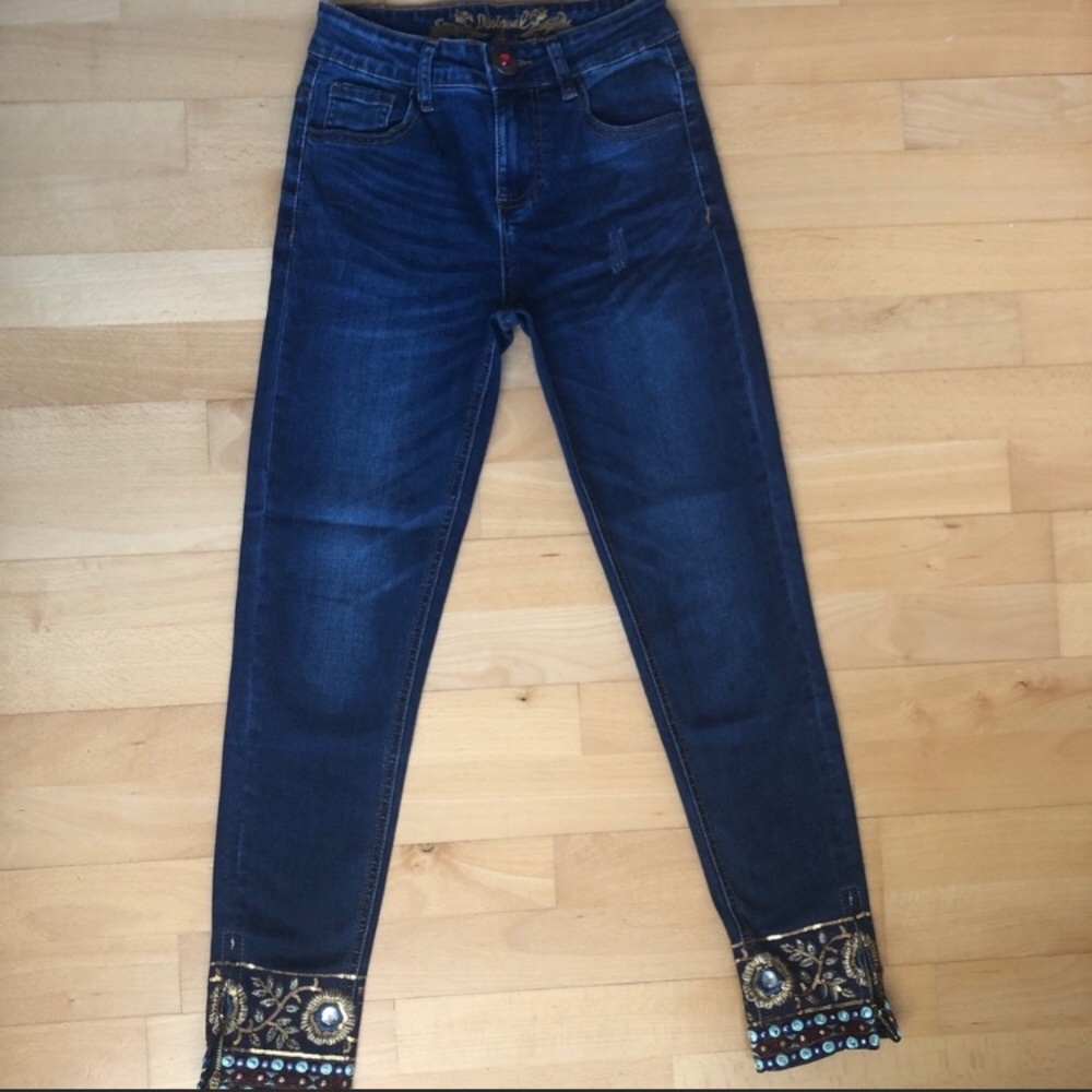 Desigual Jeans with Embroidery. Never Worn